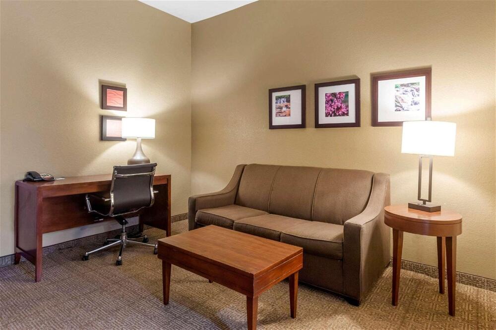Foto de una habitación de Hotel Comfort Inn &amp;amp; Suites Peachtree Corners