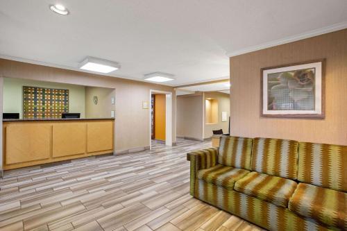Foto de las zonas nobles de Hotel La Quinta Inn by Wyndham Auburn Worcester