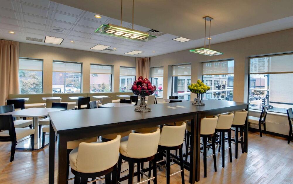 Foto de restauración de Hotel Hampton Inn &amp;amp; Suites Chicago-Downtown