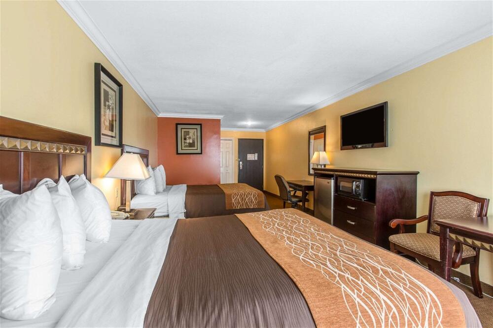 Foto de una habitación de Hotel Quality Inn &amp;amp; Suites Bell Gardens-Los Angeles