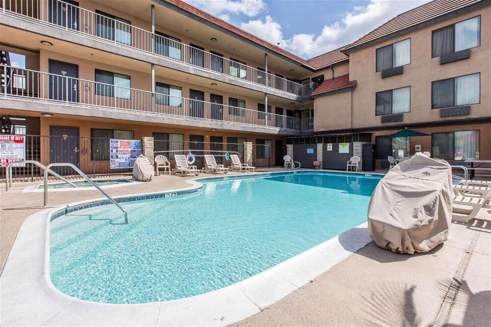 Foto de los servicios de Hotel Quality Inn &amp;amp; Suites Bell Gardens-Los Angeles