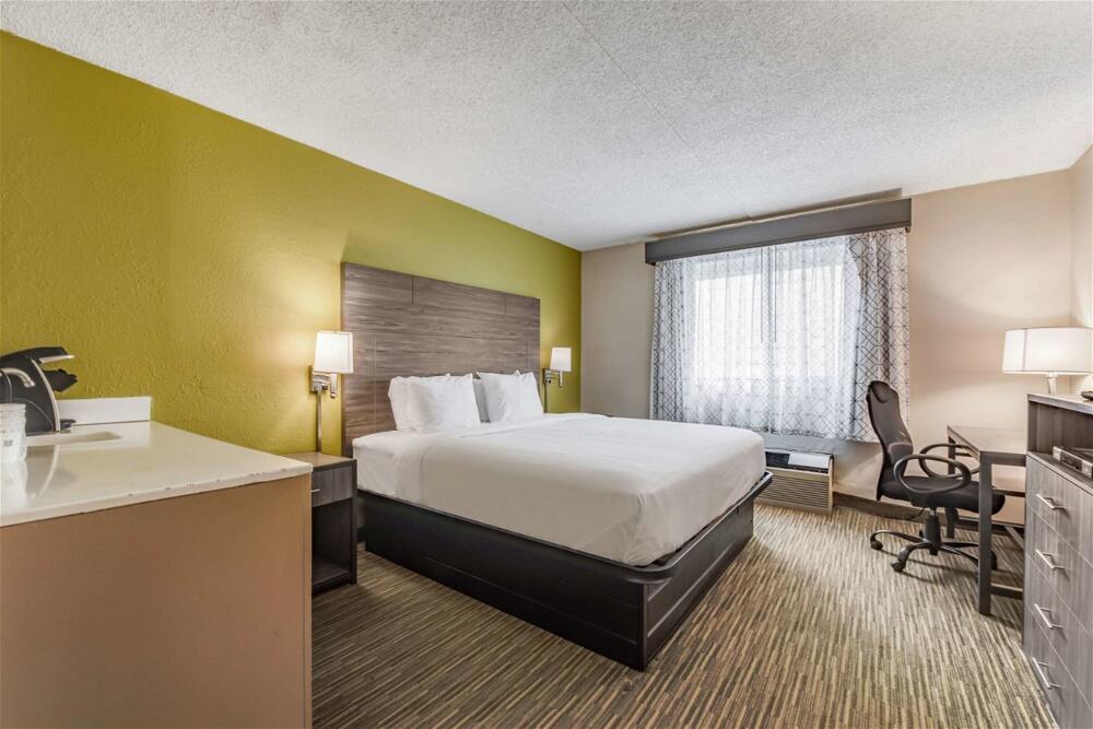 Foto de una habitación de SureStay Plus Hotel by Best Western McGuire AFB Jackson