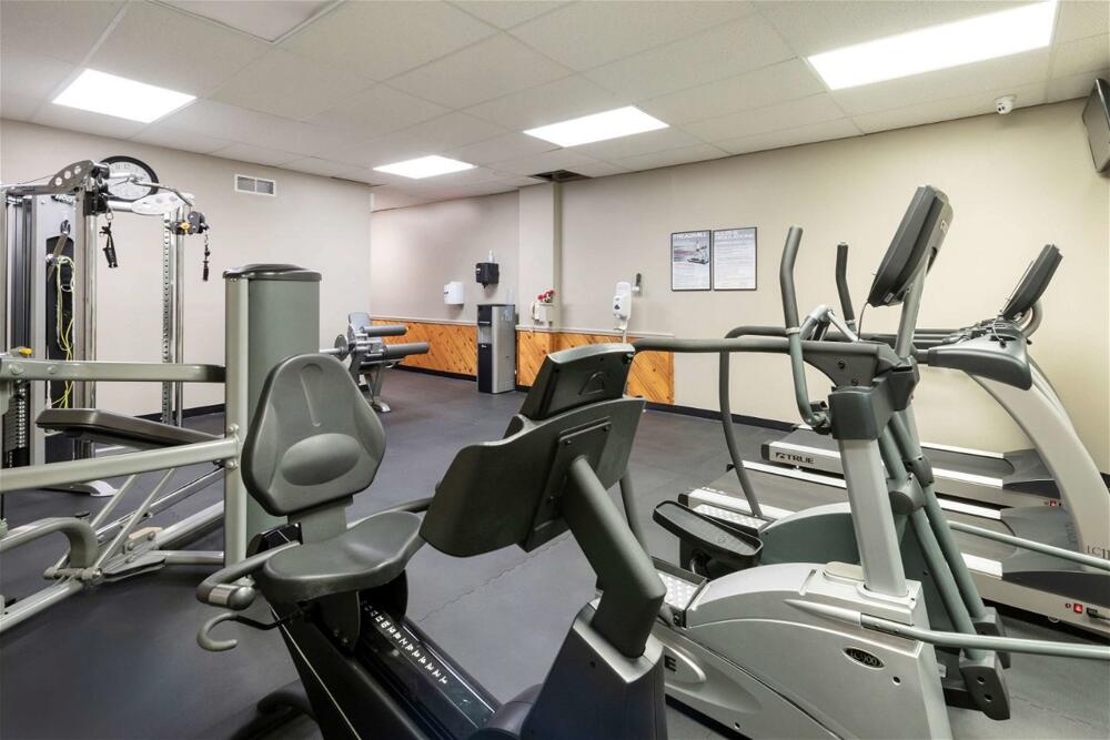 Foto de los servicios de SureStay Plus Hotel by Best Western McGuire AFB Jackson