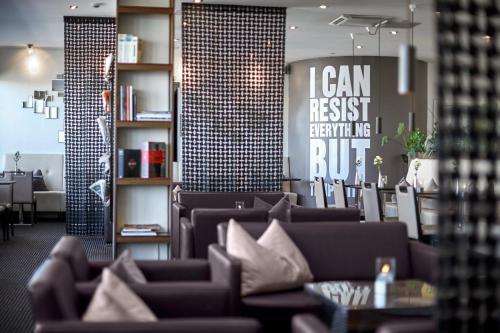 Foto de los servicios de Hotel The Square