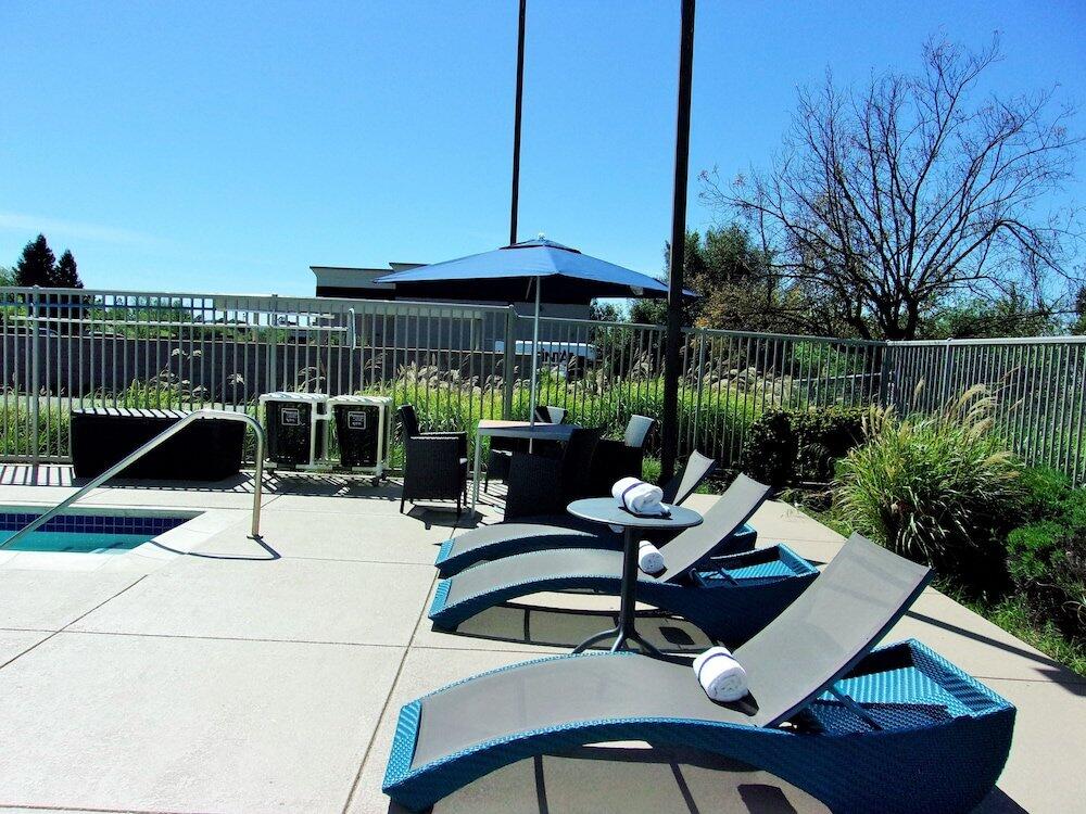 Foto del exterior de Hotel Hampton Inn &amp;amp; Suites Rohnert Park - Sonoma County