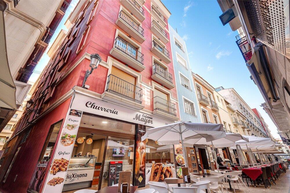 Foto del exterior de Apartamentos Globus by Be Alicante