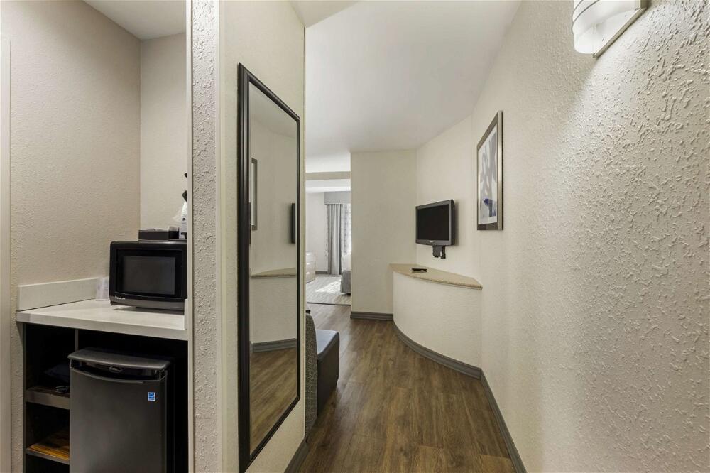 Foto de una habitación de Best Western Plus Nashville Airport Hotel
