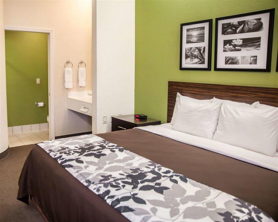 Room – Hotel Sleep Inn and Suites Hagerstown