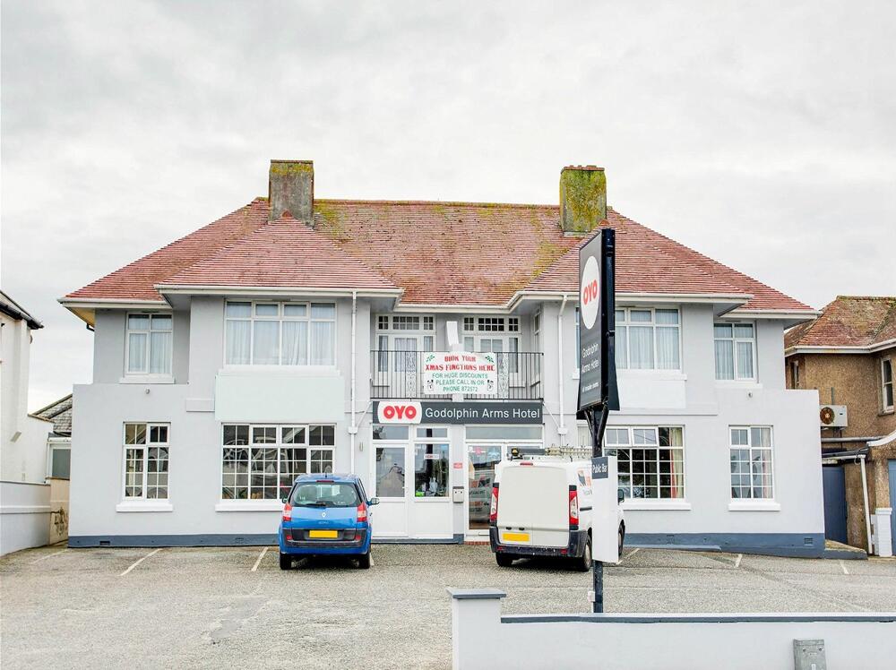 Photo – OYO Godolphin Arms Hotel