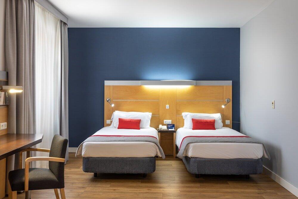 Foto de una habitación de Holiday Inn Express Lisbon-Oeiras, an IHG Hotel