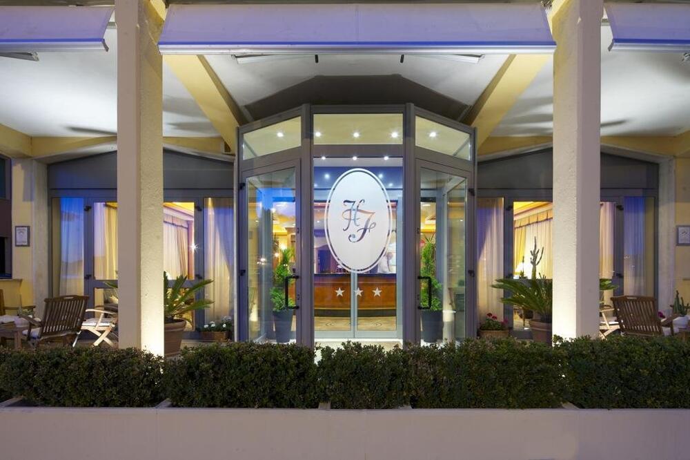 Foto del exterior de Hotel Florida Lerici