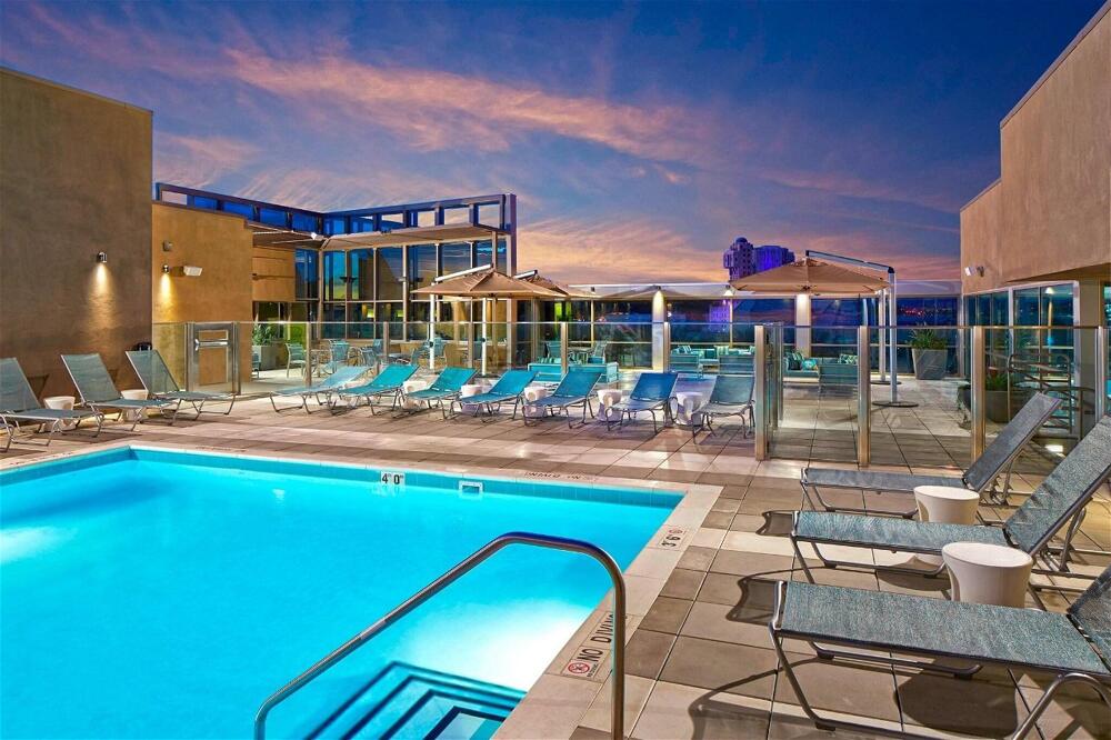 Foto de los servicios de Hotel SpringHill Suites by Marriott at Anaheim Resort Area/Convention Center