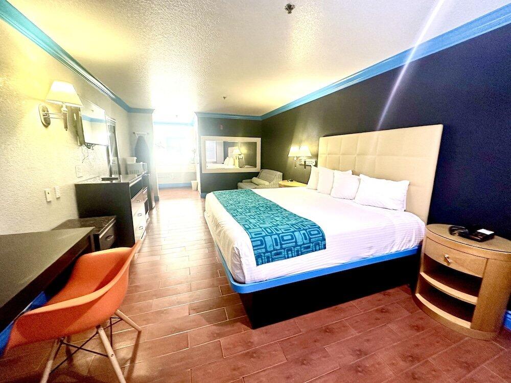 Foto de una habitación de Casa Blanca Hotel &amp;amp; Suites Orange