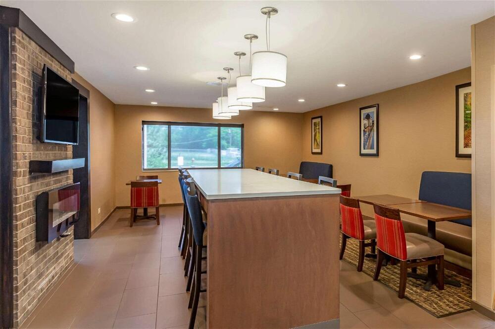 Foto de los servicios de Hotel Comfort Suites Oakbrook Terrace near Oakbrook Center