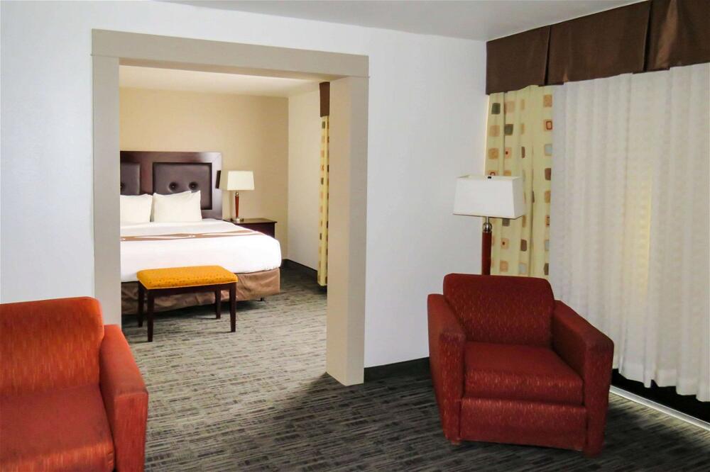 Foto de una habitación de Hotel Quality Inn &amp;amp; Suites Everett