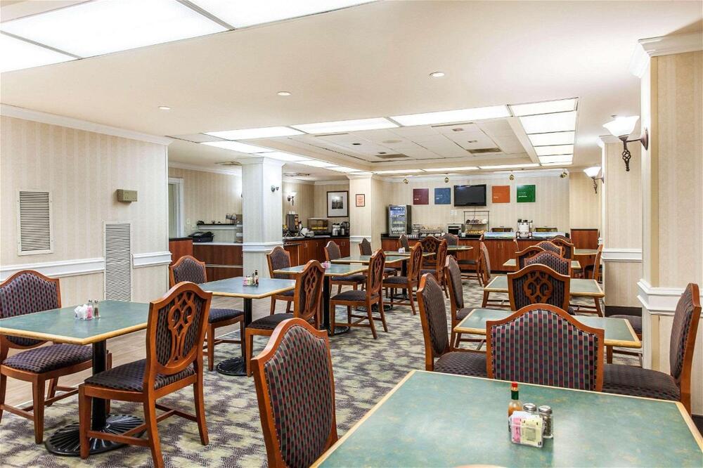 Foto de restauración de Hotel Comfort Inn Pentagon City