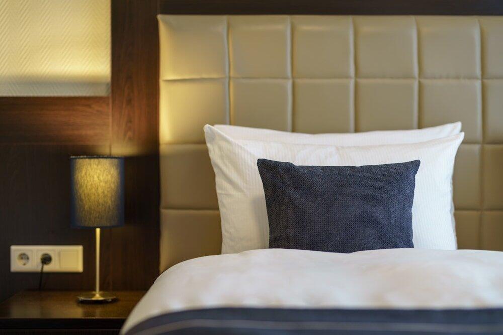 Room – Novum Hotel Continental Hamburg Hauptbahnhof
