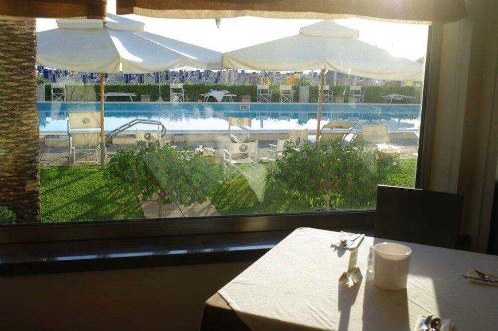Foto de restauración de Hotel Abruzzo Marina