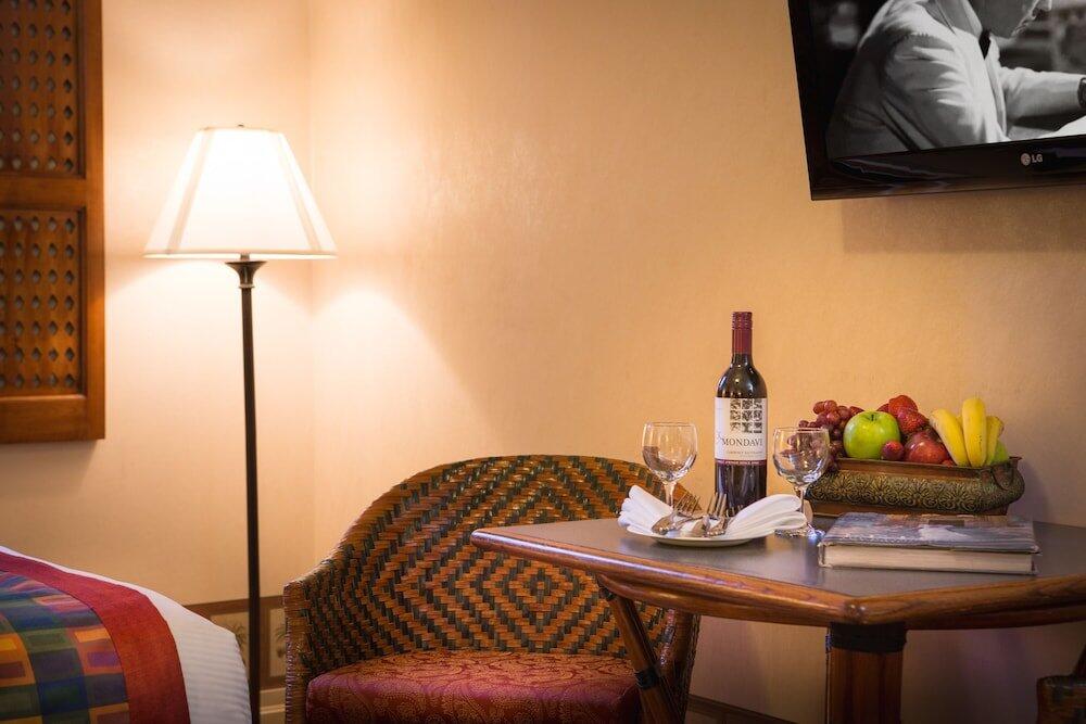 Foto de una habitación de Casablanca Hotel by Library Hotel Collection