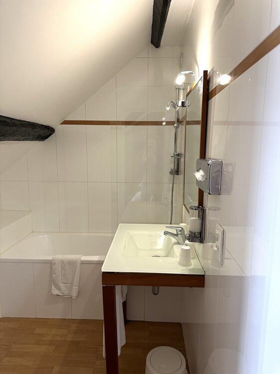 Foto del baño de Churchill Hotel Bayeux Centre
