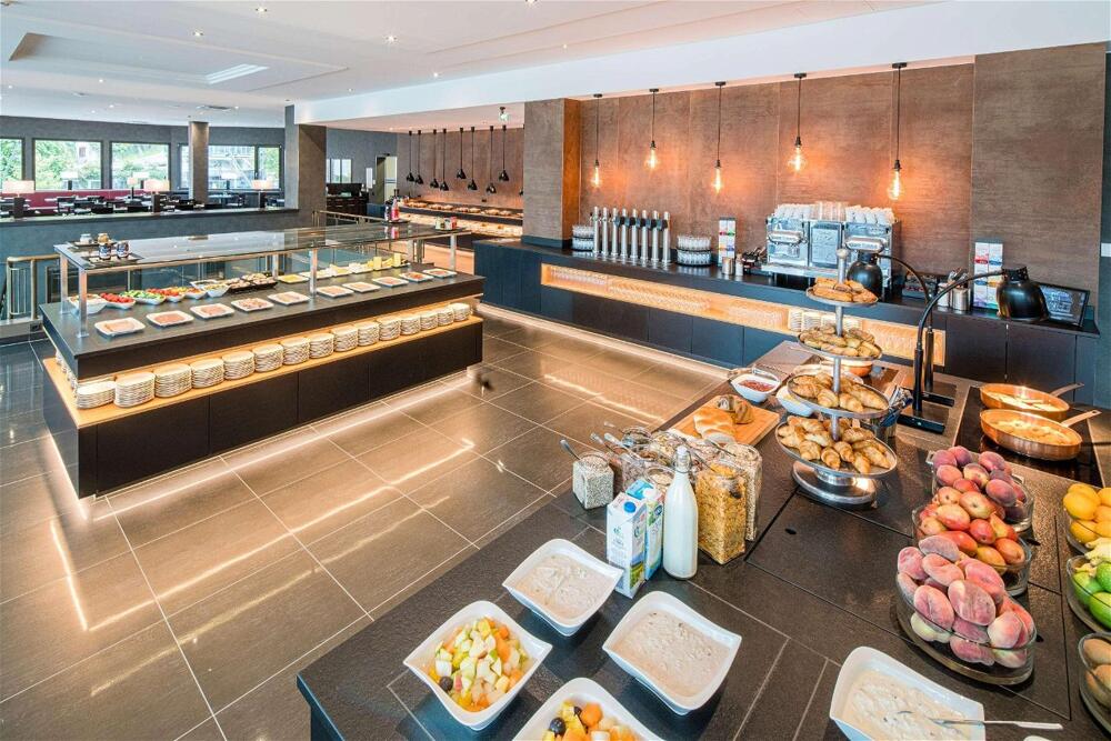Foto de restauración de Best Western Premier Central Hotel Leonhard