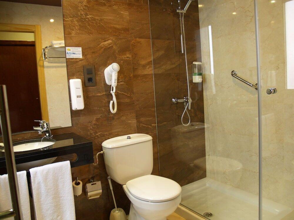 Foto del baño de Hotel Navarro
