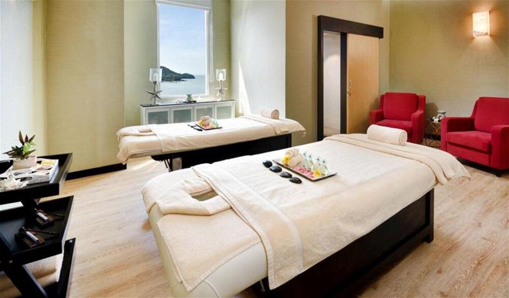 Foto de los servicios de Hotel Lexis Suites Penang