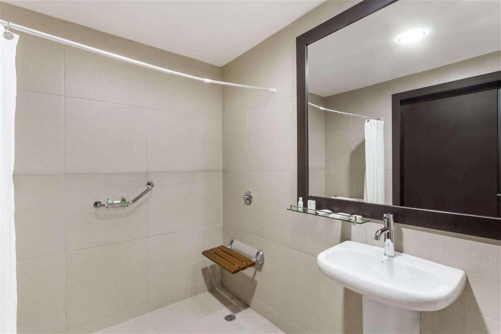 Foto del baño de Hotel Wyndham Quito Airport