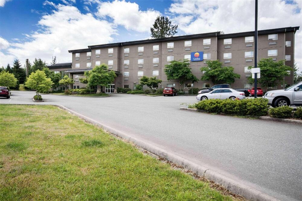 Foto del exterior de Hotel Comfort Inn &amp;amp; Suites