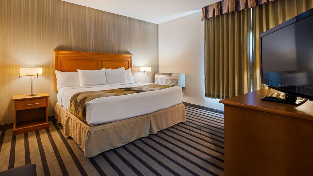 Foto de una habitación de Hotel Best Western King George Inn &amp;amp; Suites
