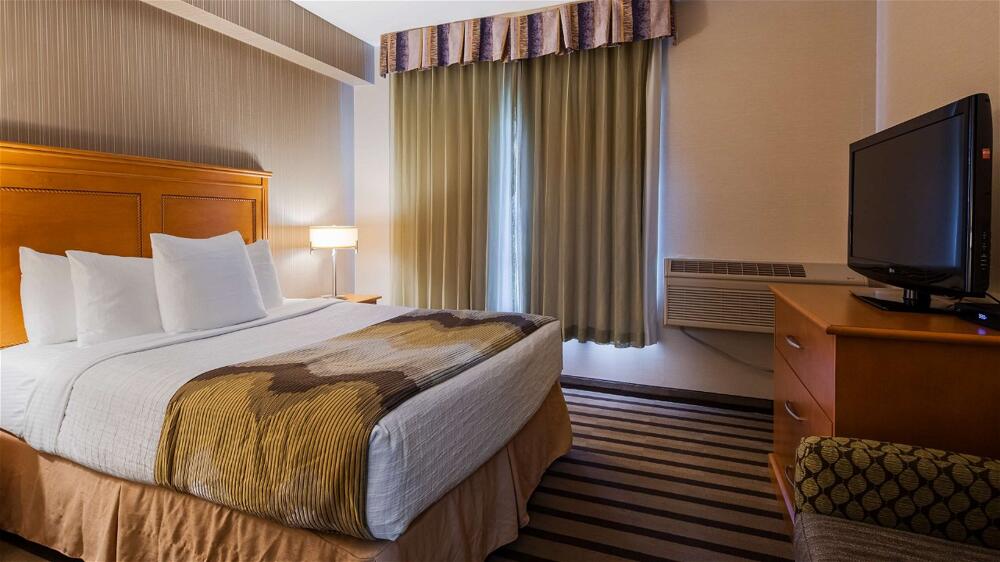 Foto de una habitación de Hotel Best Western King George Inn &amp;amp; Suites