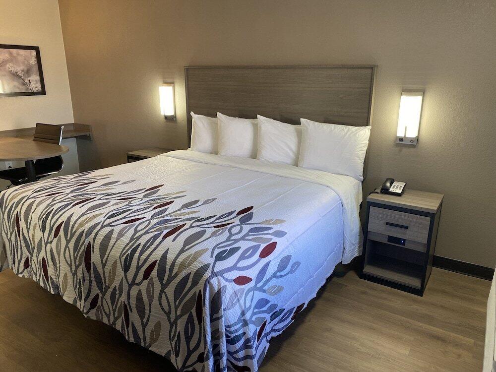 Room – Hotel Red Roof Inn Jacksonville, AL