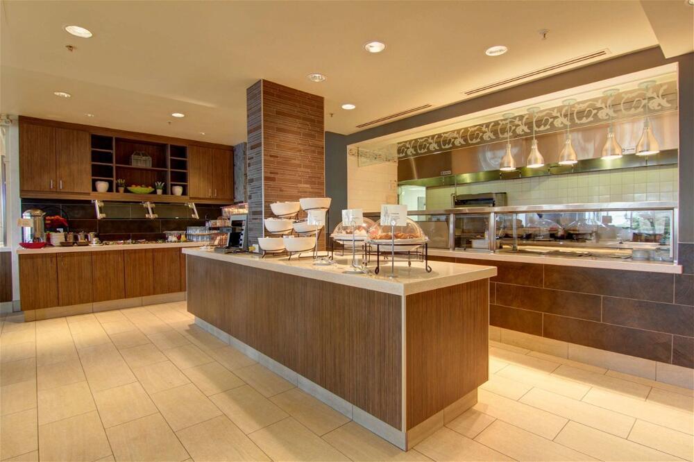 Foto de restauración de Hotel Hilton Garden Inn Calgary Airport