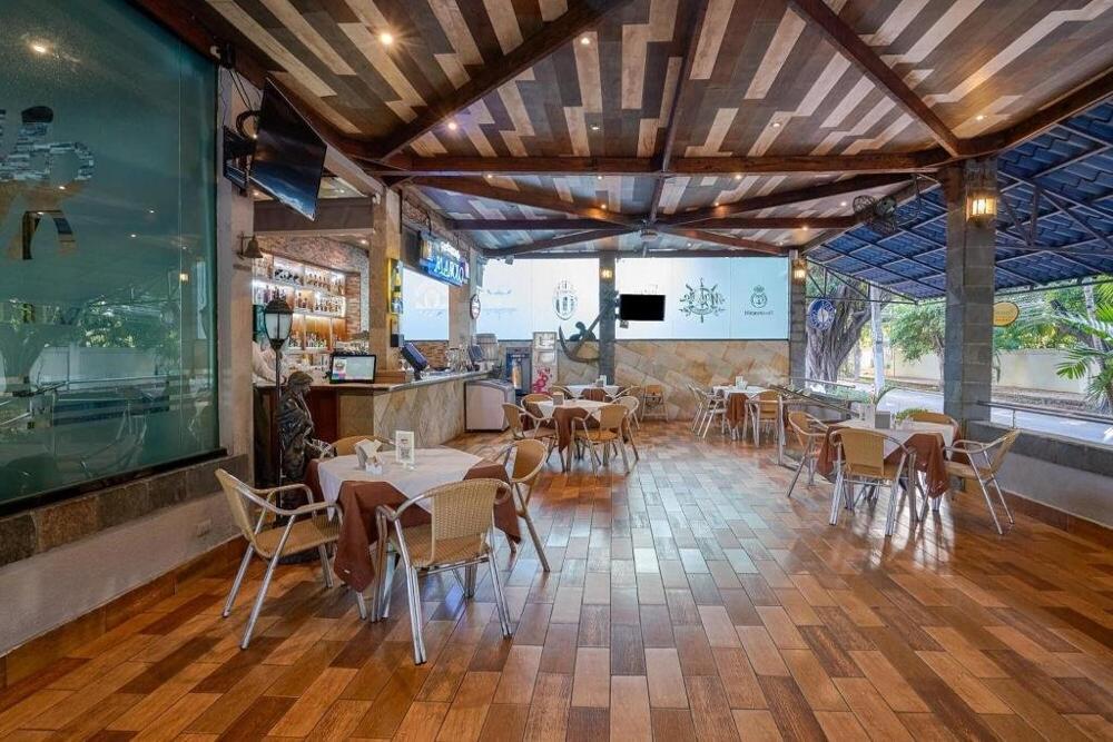 Hotel Riazor, Santo Domingo. Desde 90.25€ - Central de Reservas