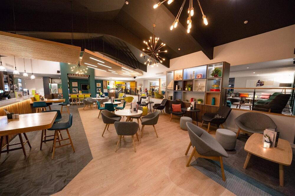 Foto de restauración de Holiday Inn Newport, an IHG Hotel