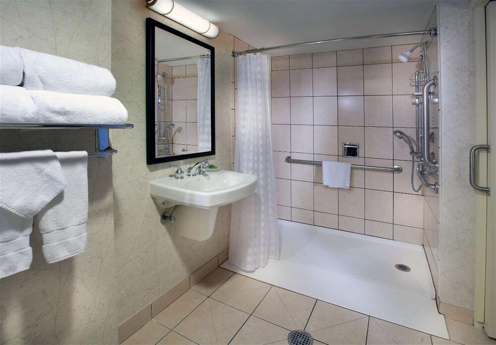 Foto del baño de Hotel Embassy Suites Chicago - Downtown River North