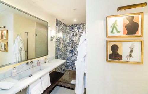 Foto del baño de Hotel Cort
