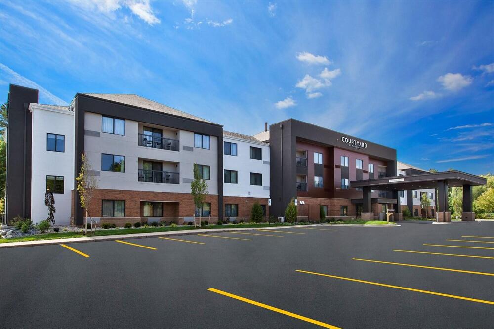 Photo – Hotel Courtyard by Marriott Traverse City