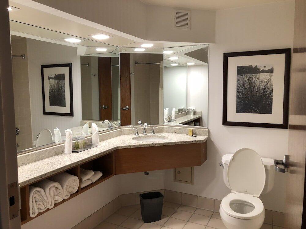 Foto del baño de Hotel Wyndham Garden Buffalo Downtown