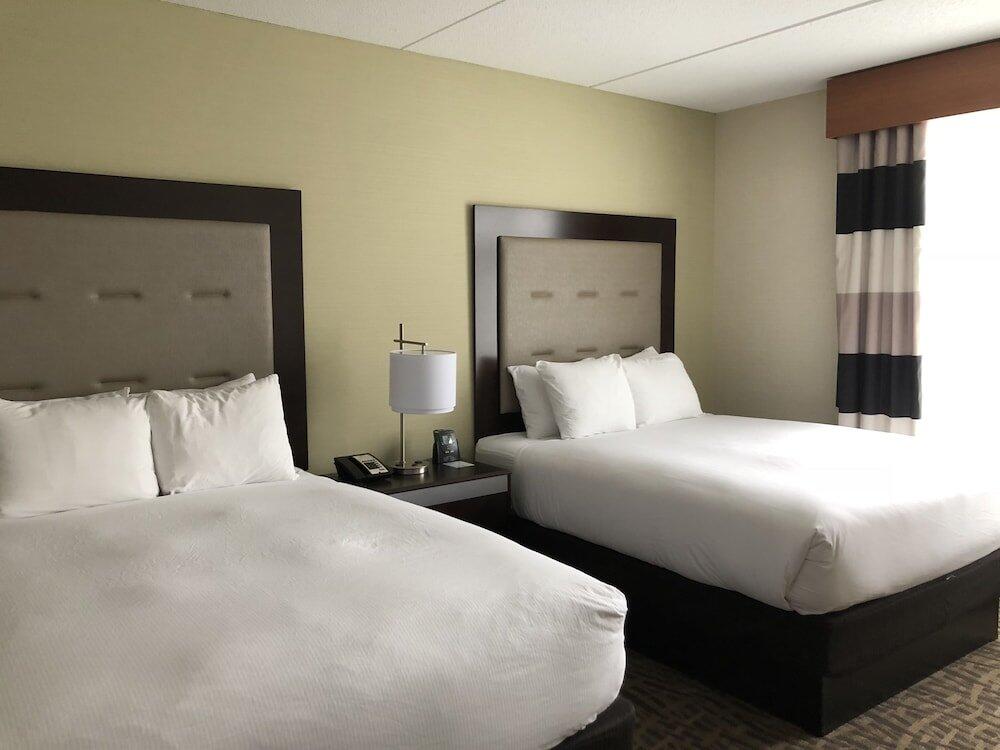 Foto de una habitación de Hotel Wyndham Garden Buffalo Downtown