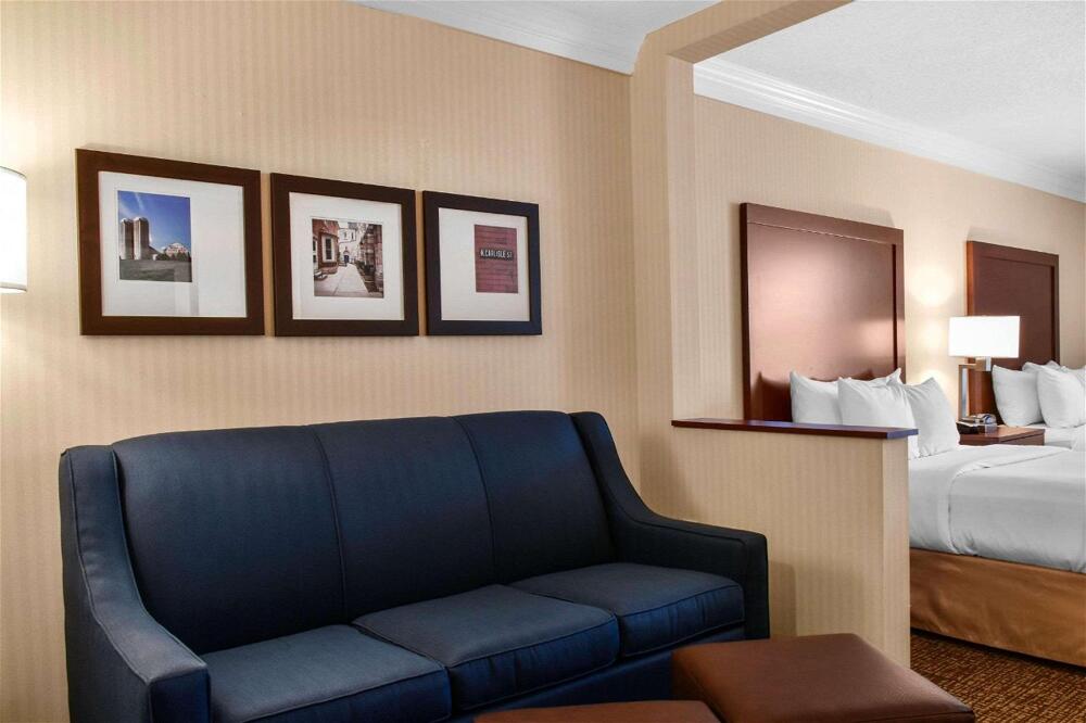 Foto de una habitación de Hotel Comfort Suites Downtown Carlisle