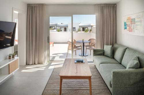 Foto de una habitación de Apartamentos Nazaret Beach - Adults only