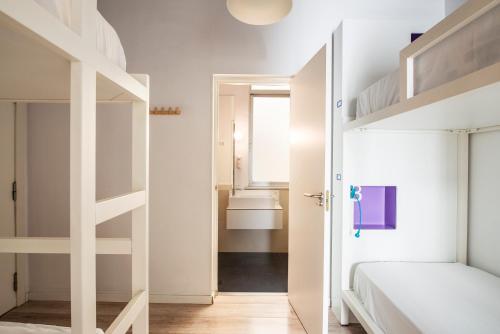 Foto del baño de Albergue Safestay Madrid