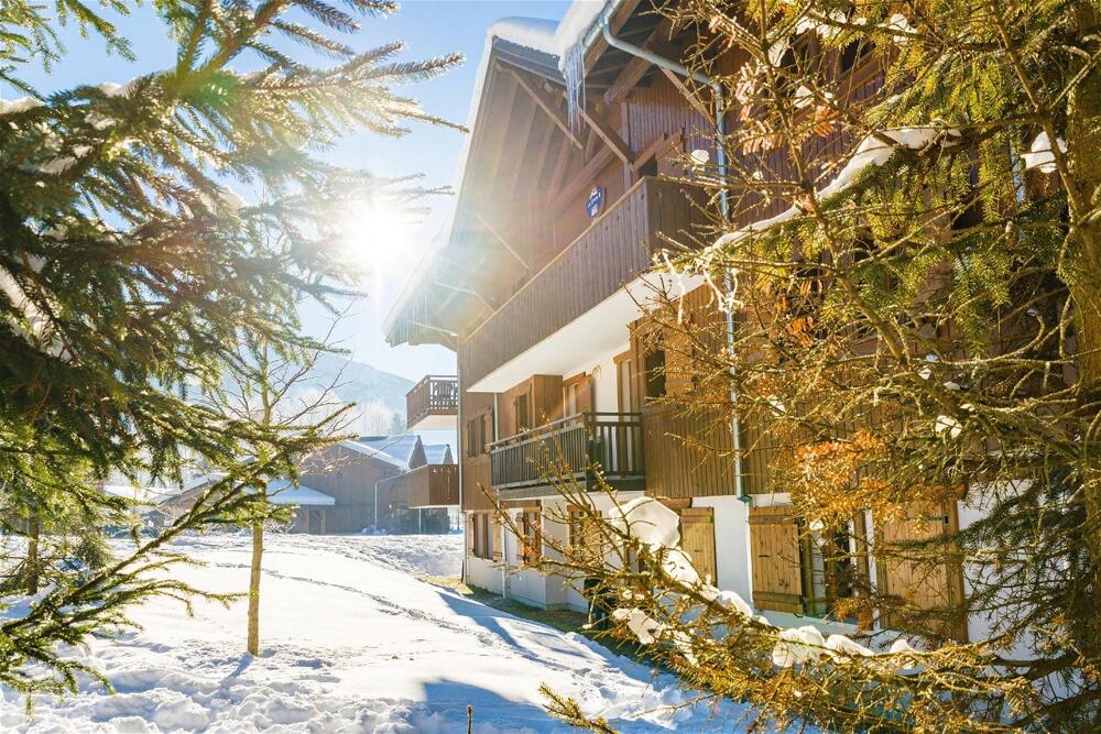 Foto del exterior de Camping Lagrange Vacances Les Fermes de Samoëns
