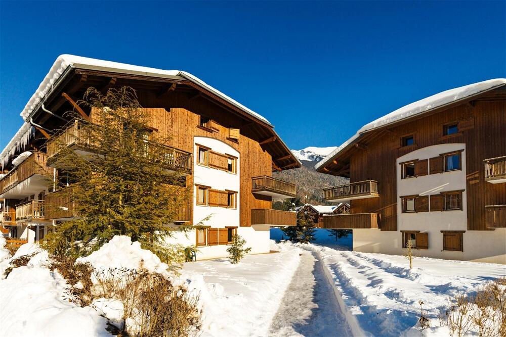 Foto del exterior de Camping Lagrange Vacances Les Fermes de Samoëns