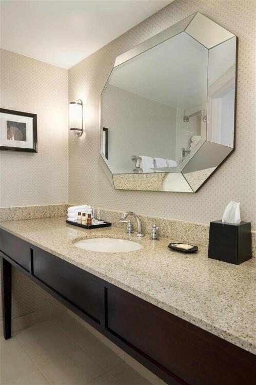 Foto del baño de Sheraton Charlotte Airport Hotel