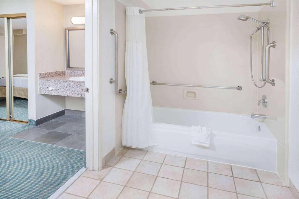 Foto del baño de Hotel Wyndham Garden San Diego