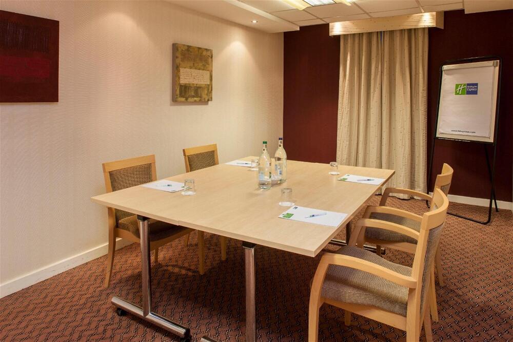 Foto general de Holiday Inn Express London Stansted Airport, an IHG Hotel