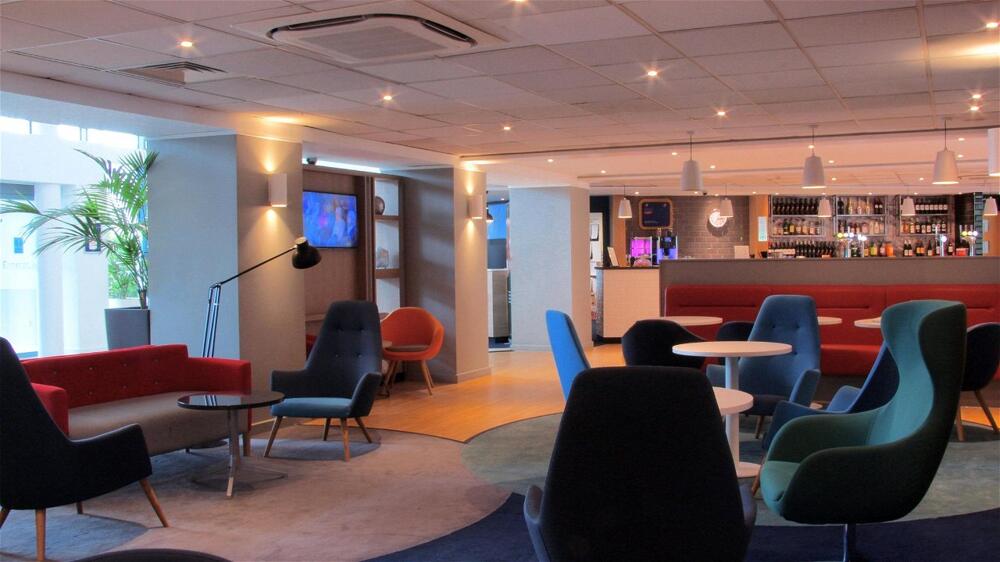 Foto de los servicios de Holiday Inn Express London Stansted Airport, an IHG Hotel