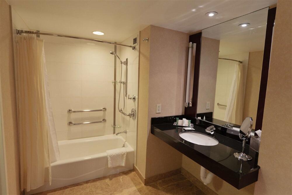 Foto del baño de Hotel Hilton Charlotte Uptown